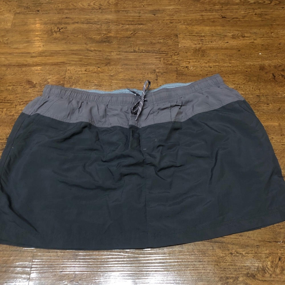 Grey Columbia Skort Size XL